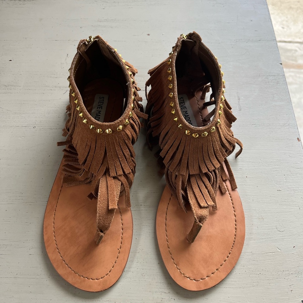 NWOT Steve Madden Brown Fringe Sandals
